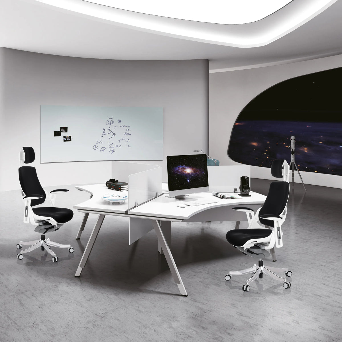 Deux sièges de bureau de qualité professionnelle SPEKTRE avec revêtement en tissu noir à un bureau blanc incurvé de hjh OFFICE
