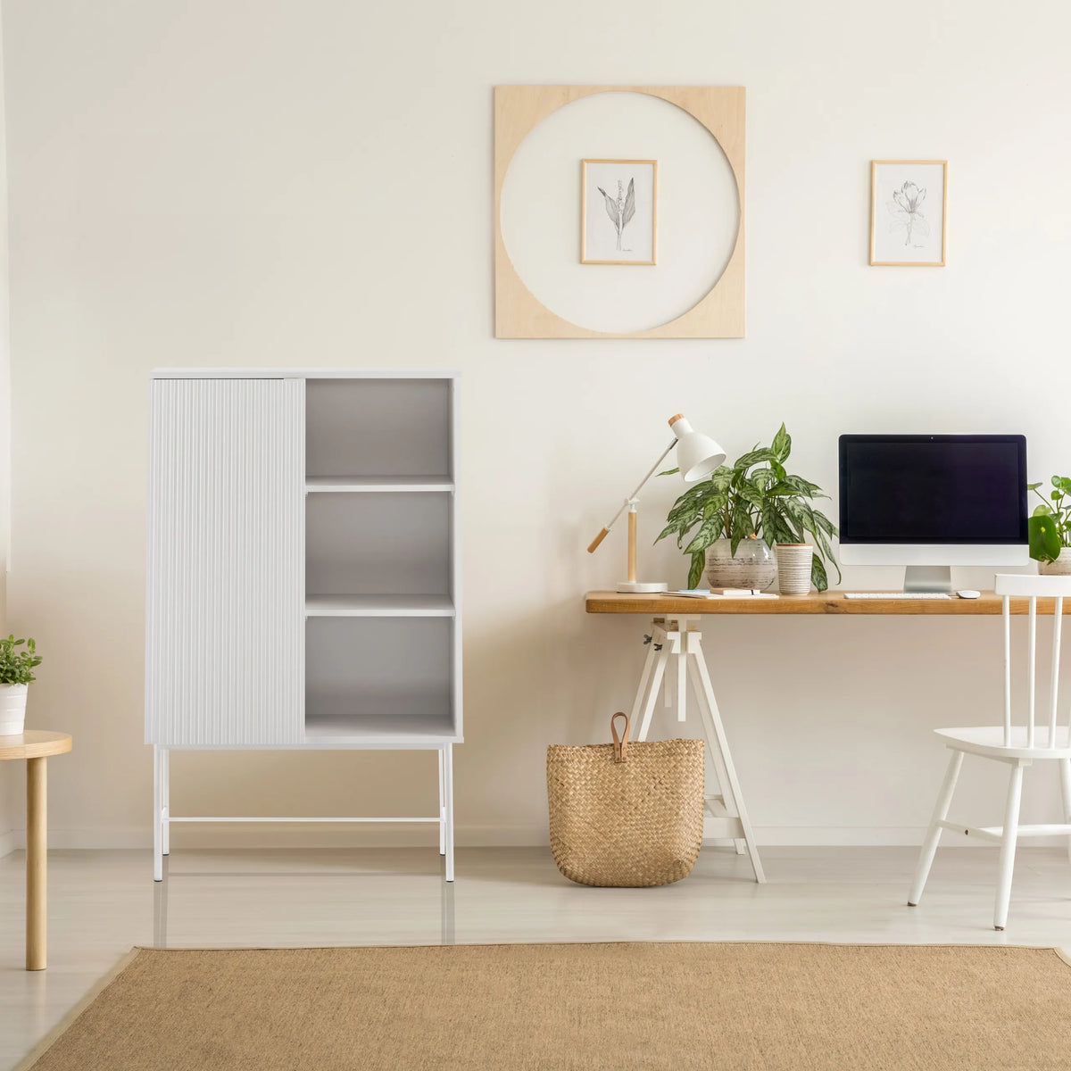 Étagère grise SIO avec une porte fermée et deux niches ouvertes de hjh LIVING