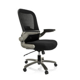 Siège pivotant XXL INSTRUCTOR T I noir avec dossier en maille, accoudoirs et base à cinq roulettes de hjh OFFICE – vue à 360° (vue de trois quarts avant 60°)