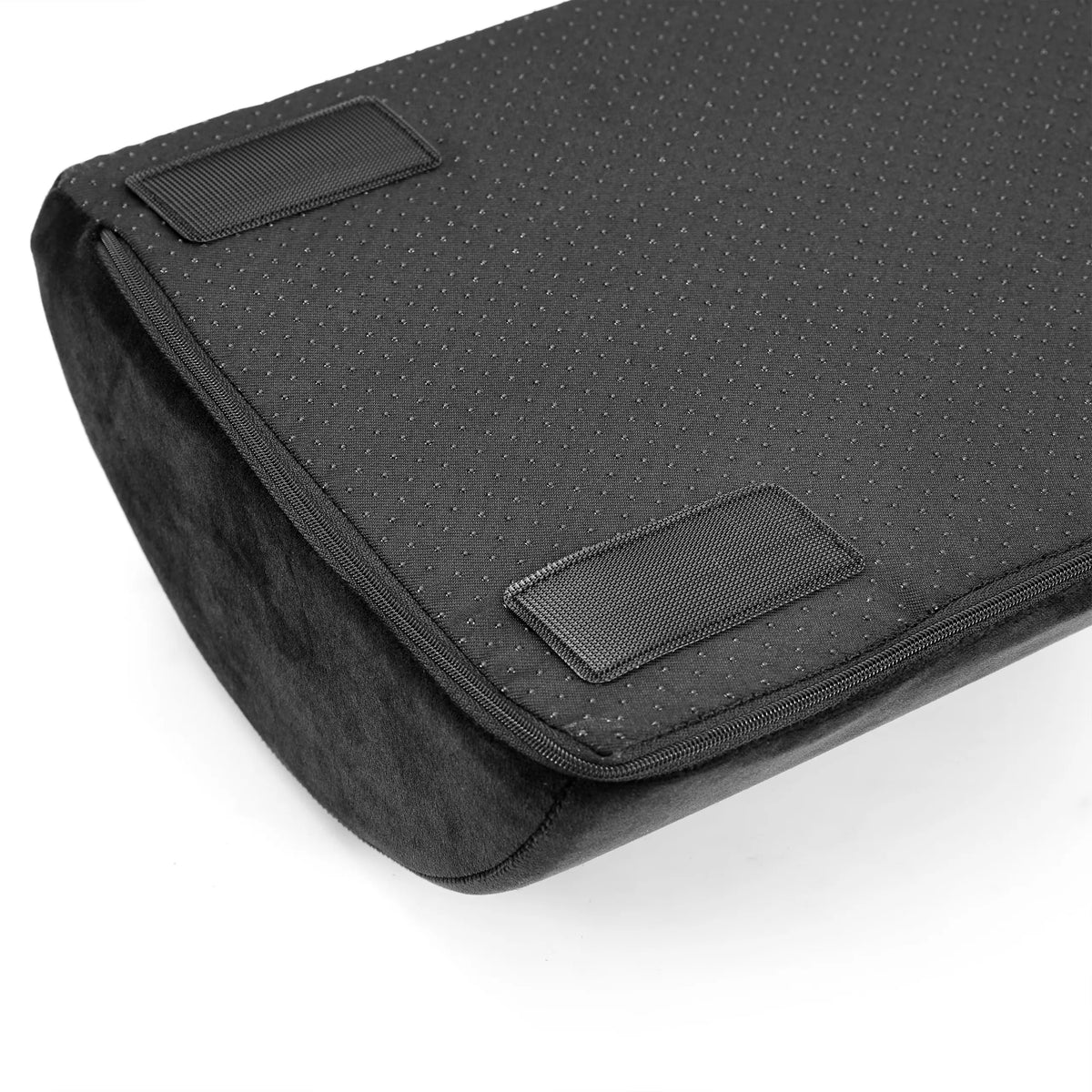 Détail de la surface textile noire avec fixations velcro du Repose-pieds Podi Velvet 1 de hjh OFFICE