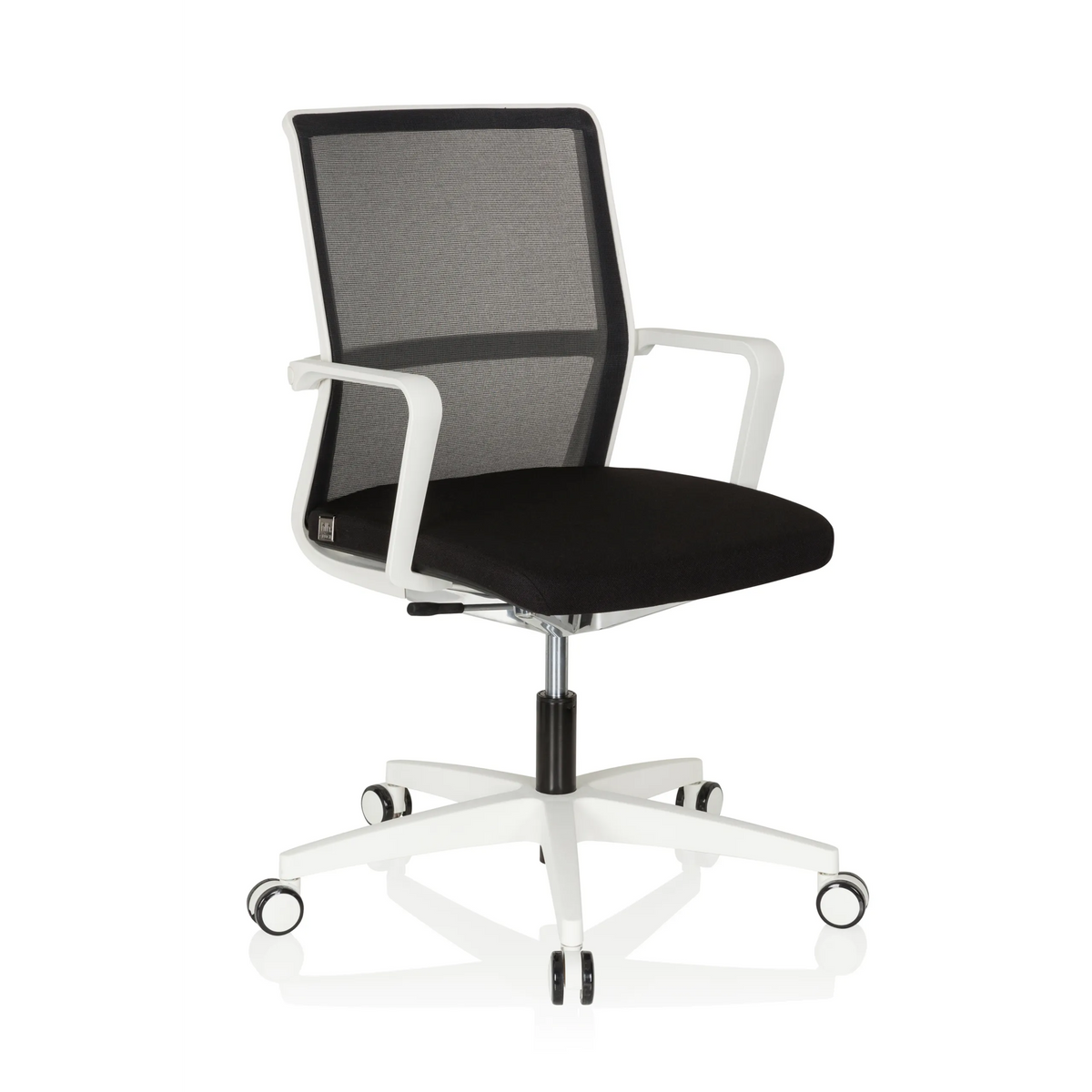 Siège de bureau de qualité professionnelle MOVE-TEC NET 3D W noir et blanc avec dossier en maille et base blanche à cinq roulettes de hjh OFFICE – vue à 360° (vue de trois quarts avant 40°)