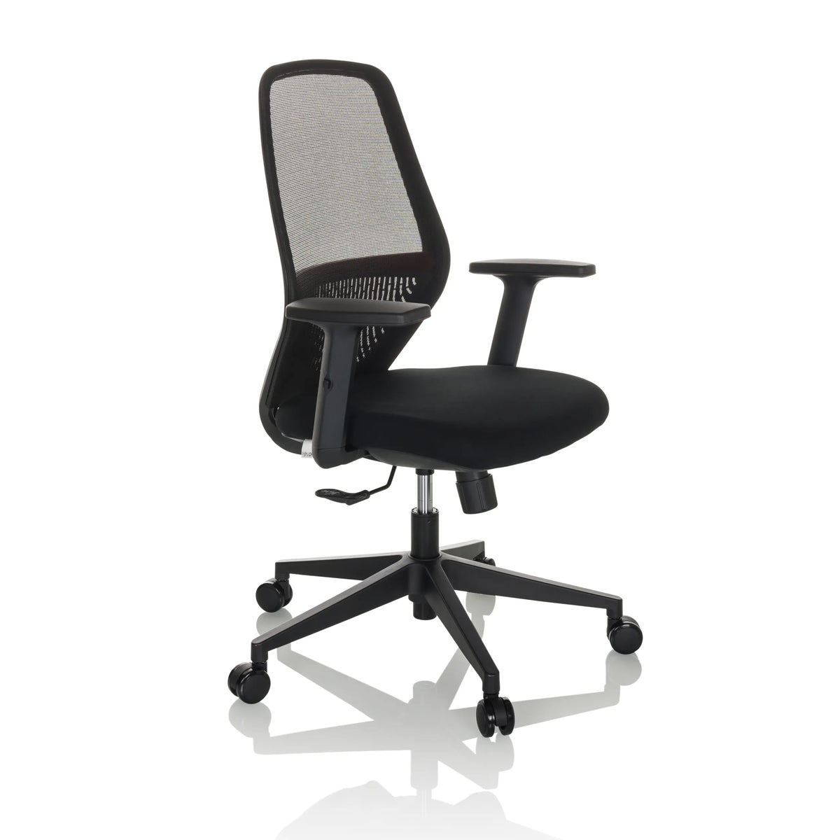 Siège de bureau de qualité professionnelle CARLOW I noir avec dossier en maille et piètement à cinq roulettes de hjh OFFICE – vue à 360° (vue de trois quarts avant 45°)