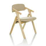 Beiger Klappstuhl SCANDIO mit Armlehnen und Holzgestell von hjh OFFICE – 360-Grad-Ansicht (schräge Frontansicht 45°)