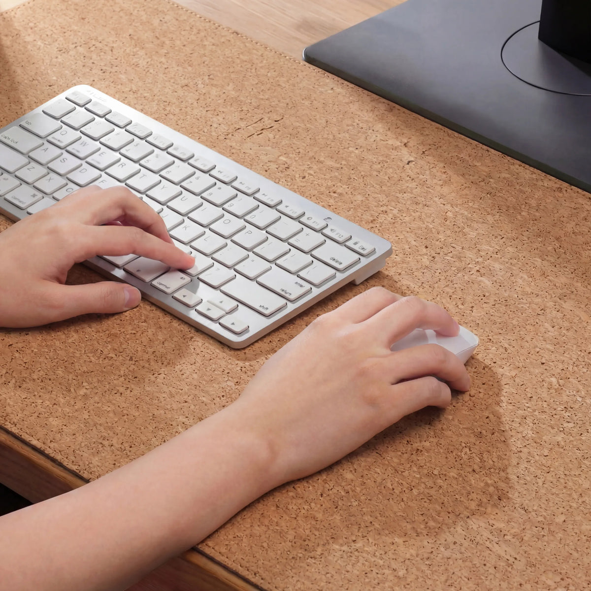 Sous-main de Bureau Padflux Terra marron en liège avec clavier et souris de hjh OFFICE