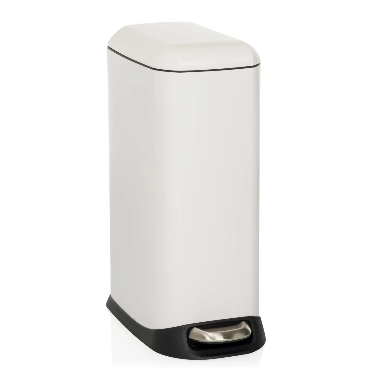 Weißer Mülleimer CLEAN SLIM mit Trittpedal und abgerundetem Deckel von hjh OFFICE – 360-Grad-Ansicht (Frontansicht 15°)