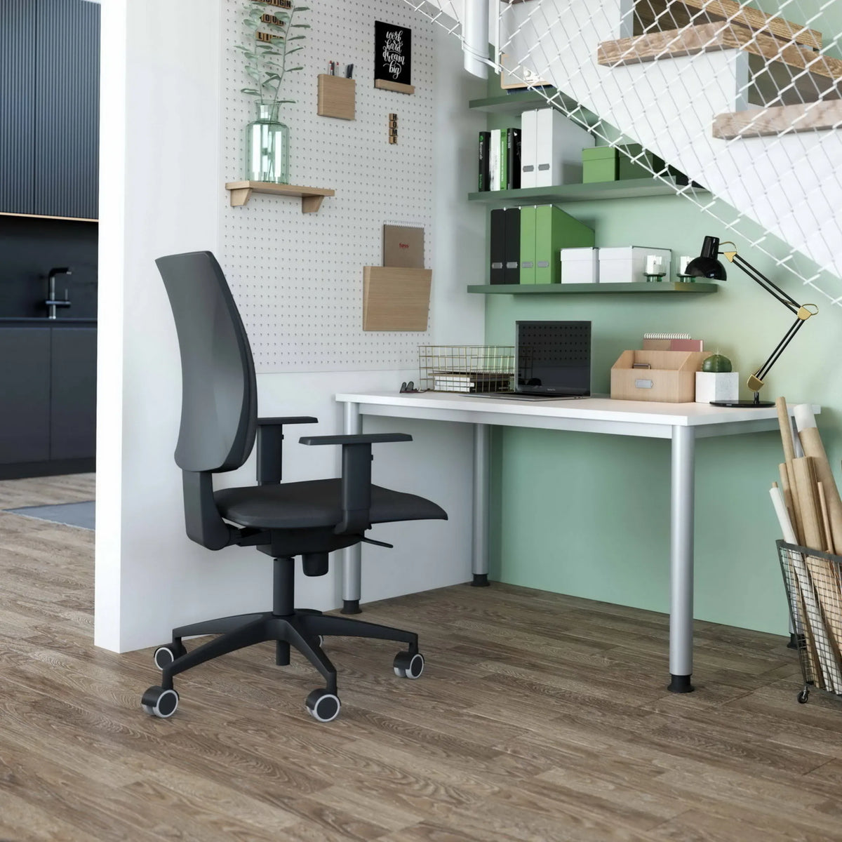 Bureau réglable en hauteur HILO 614 S en blanc et argent, dimensions 140 x 67 cm, de hjh OFFICE PRO