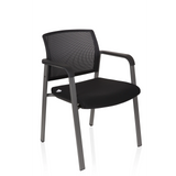 Chaise à quatre pieds MEET noire avec dossier en maille et accoudoirs de hjh OFFICE – vue à 360° (vue de trois quarts avant 40°)