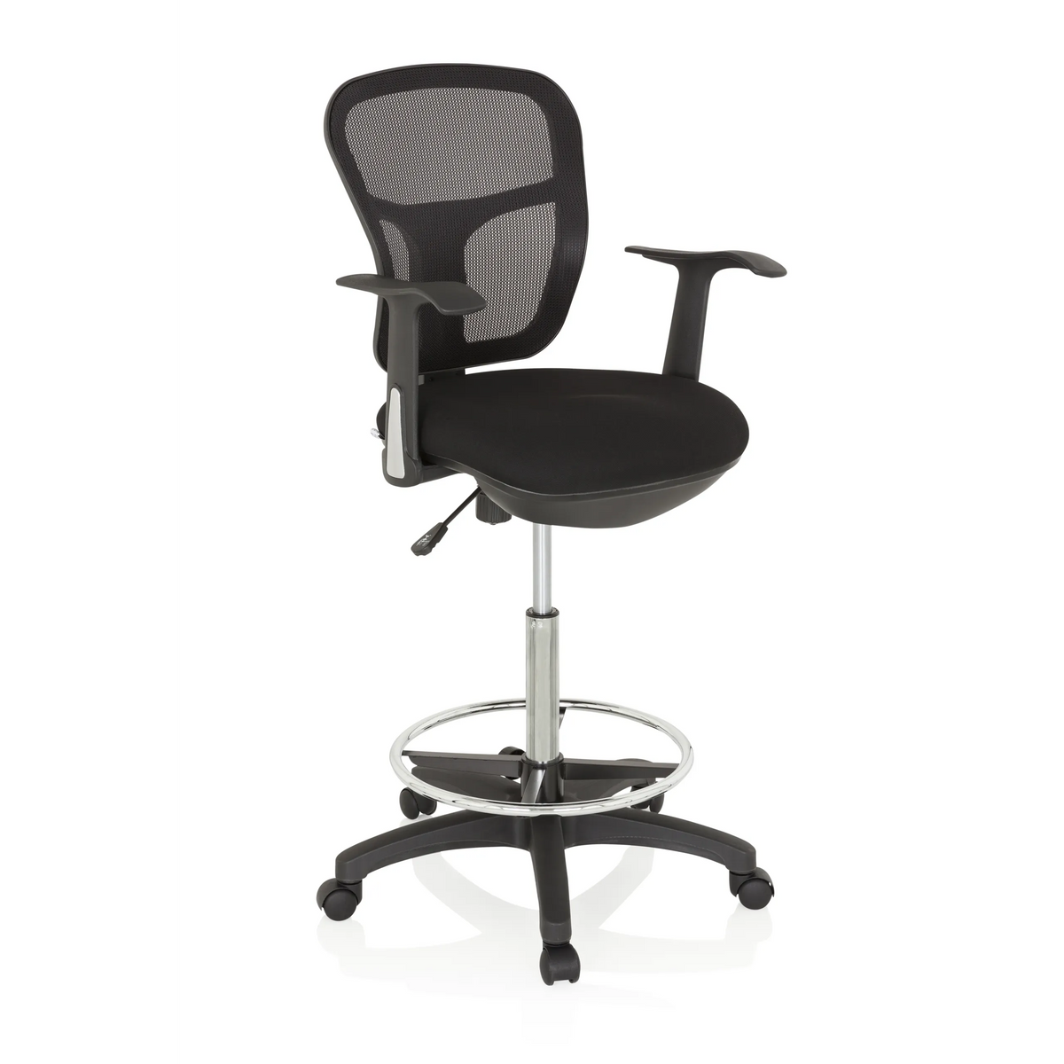 Chaise de comptoir TOP WORK 108 noire avec dossier en maille, repose-pieds et piètement à cinq roulettes de hjh OFFICE – vue à 360° (vue de trois quarts avant 40°)