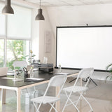 Chaises d'extérieur blanches TUDELA XXL W dans une salle de conférence lumineuse de hjh OFFICE