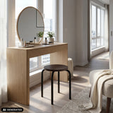 Tabouret ALRANDA en noir et noyer devant une coiffeuse de hjh LIVING