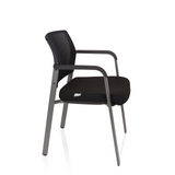 Chaise à quatre pieds MEET noire avec dossier en maille et accoudoirs de hjh OFFICE – vue à 360° (vue de profil 80°)