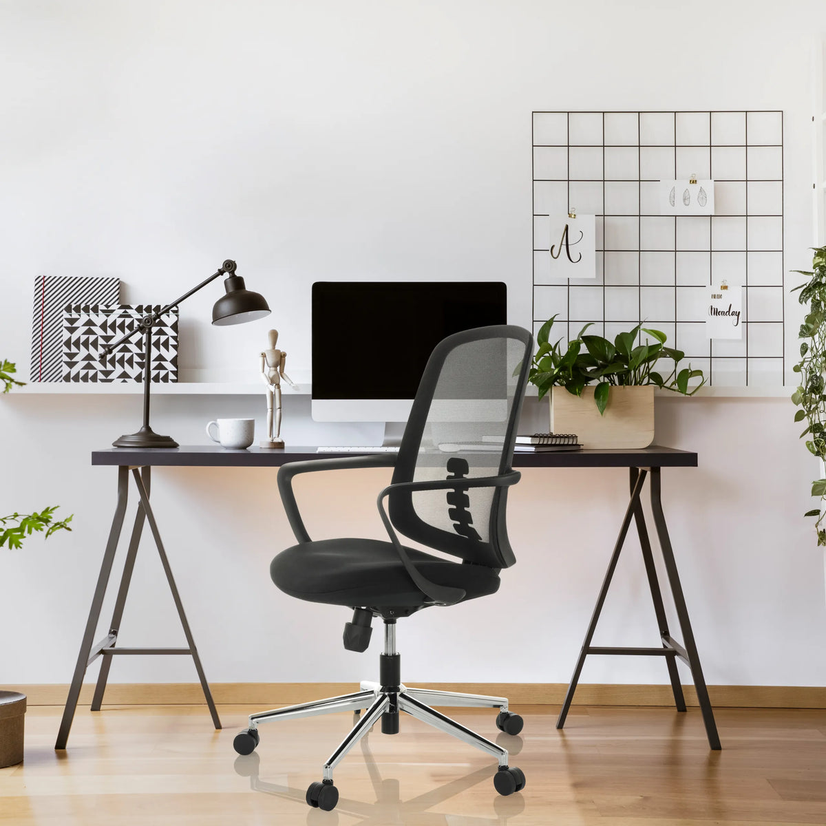 Siège de bureau à domicile SEDIOLO B noir avec dossier en maille et accoudoirs de hjh OFFICE