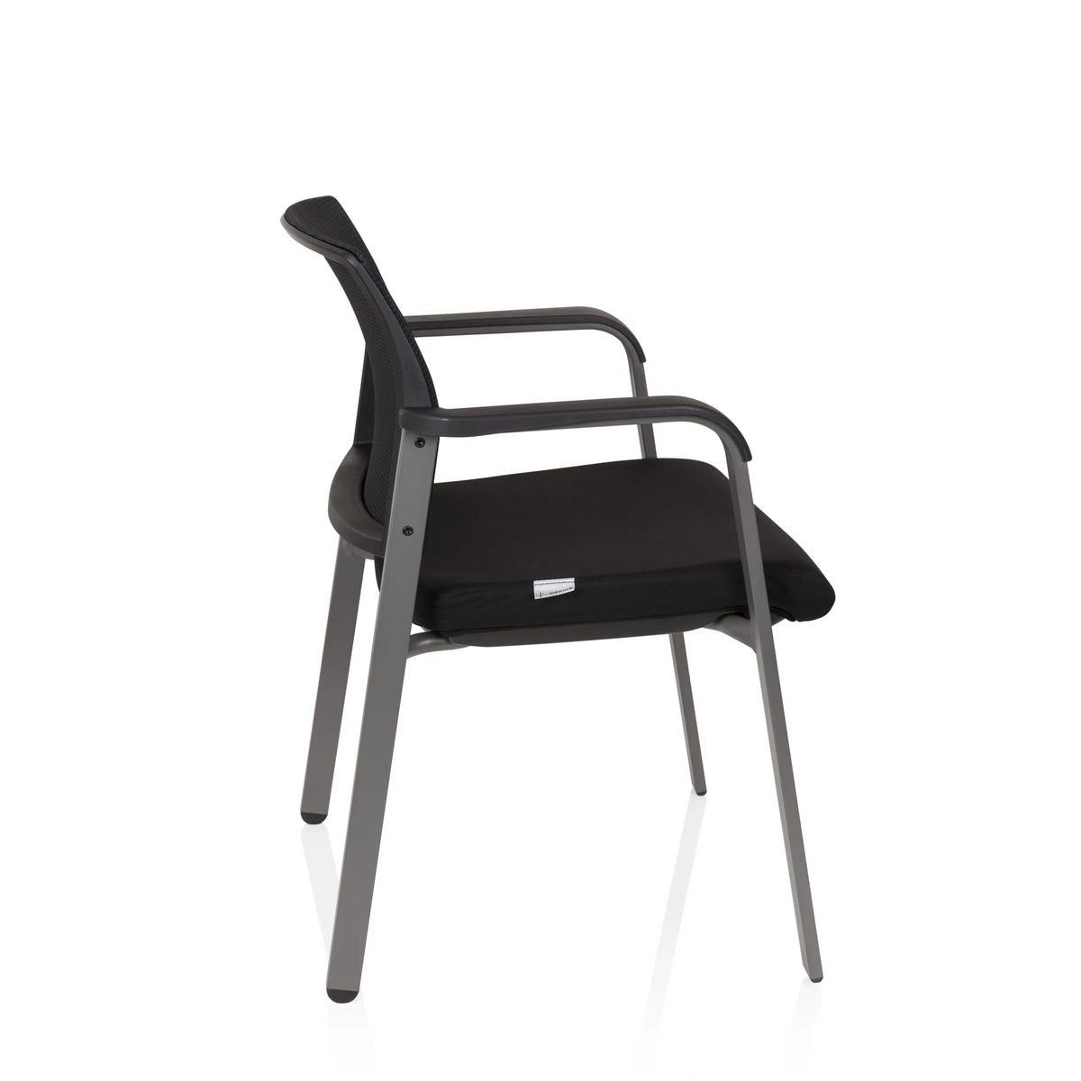 Chaise à quatre pieds MEET noire avec dossier en maille et accoudoirs de hjh OFFICE – vue à 360° (vue de profil 100°)