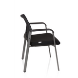 Chaise à quatre pieds MEET noire avec dossier en maille et accoudoirs de hjh OFFICE – vue à 360° (vue de profil 100°)