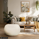 Pouf Sitzolo R beige dans un salon de hjh LIVING (image générée par IA)