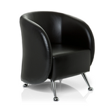 Fauteuil rembourré noir ST. LUCIA avec pieds en métal brillants de hjh OFFICE – vue à 360° (vue de trois quarts avant 40°)
