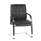 Chaises cantilever VILLA V noires avec rembourrage capitonné et accoudoirs de hjh OFFICE – vue à 360° (vue de face 20°)