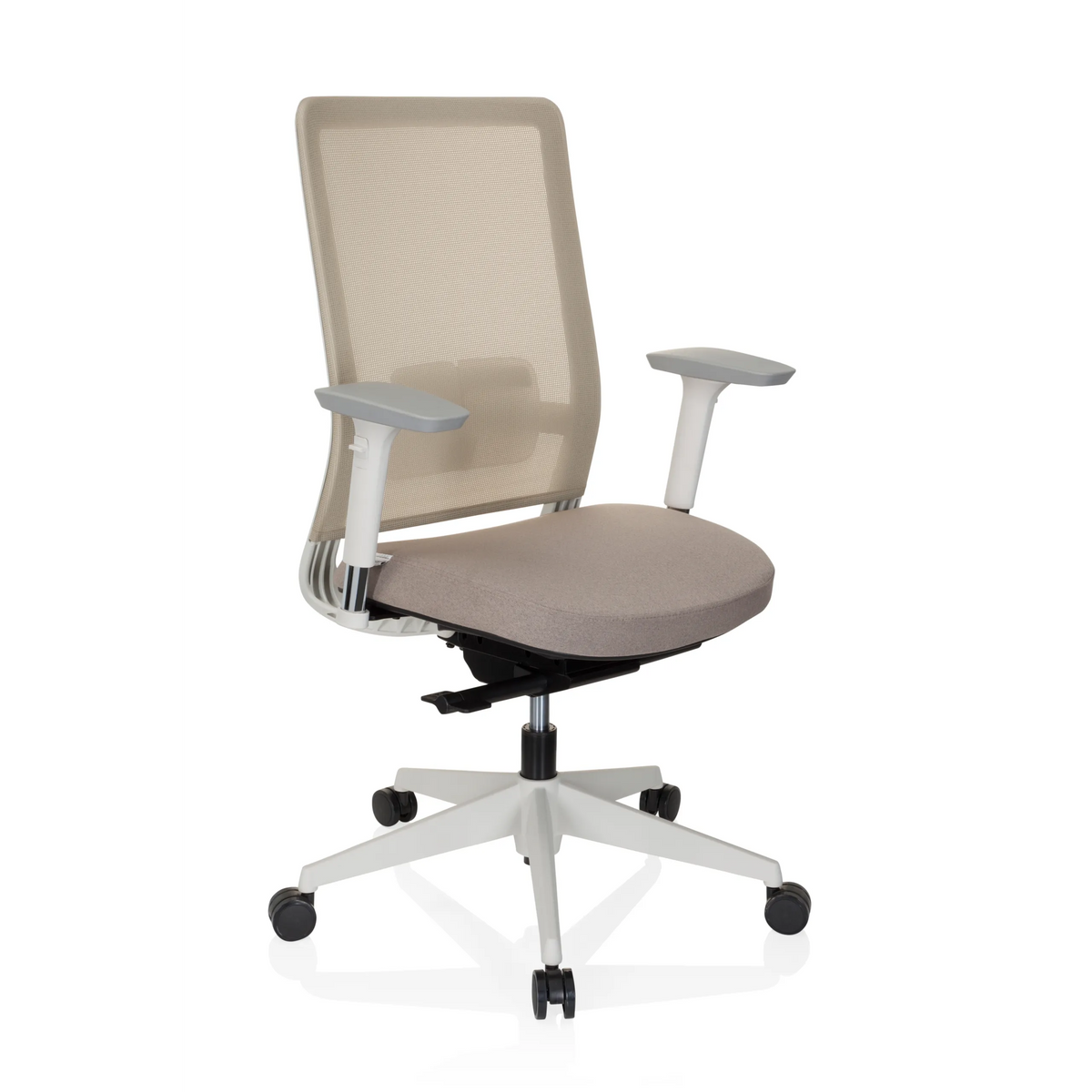 Siège de bureau de qualité professionnelle PURE WHITE beige avec dossier en maille et pied à cinq roulettes de hjh OFFICE – vue à 360° (vue de trois quarts avant 40°)