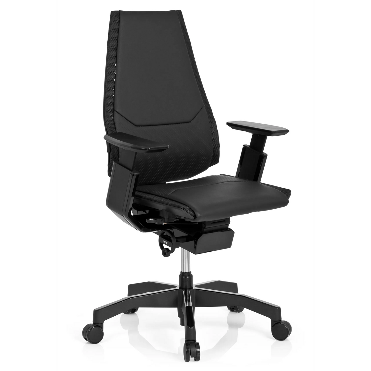Siège de bureau haut de gamme GENIDIA BLACK noir en cuir avec accoudoirs et pied à cinq roulettes de hjh OFFICE – vue à 360° (vue de trois quarts avant 40°)