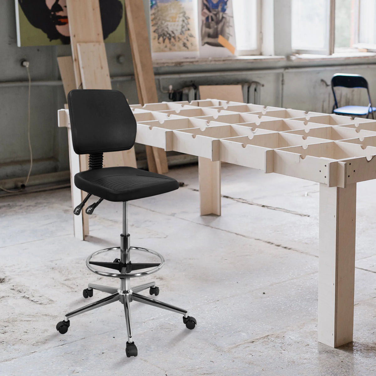 Chaise de comptoir TOP WORK 11 I noire avec repose-pieds et base à cinq branches sur roulettes de hjh OFFICE