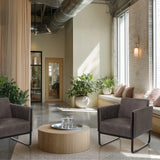 Deux Fauteuil de salon Aruba Retro gris avec structures en métal noir dans une zone d'attente moderne de hjh OFFICE