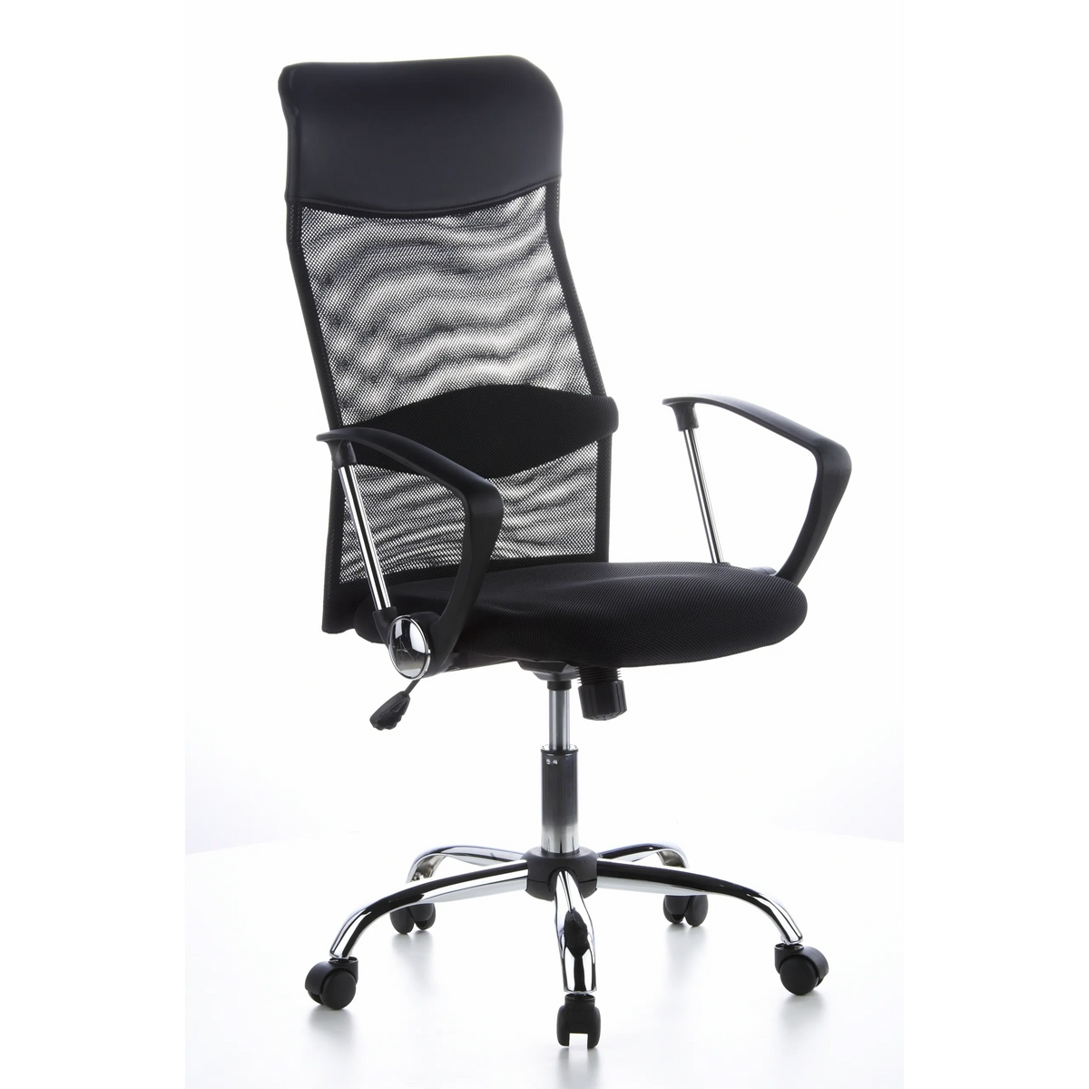 Siège de direction pour bureau à domicile ARIA HIGH noir avec dossier en maille et base à cinq roulettes de hjh OFFICE – vue à 360° (vue de trois quarts avant 40°)