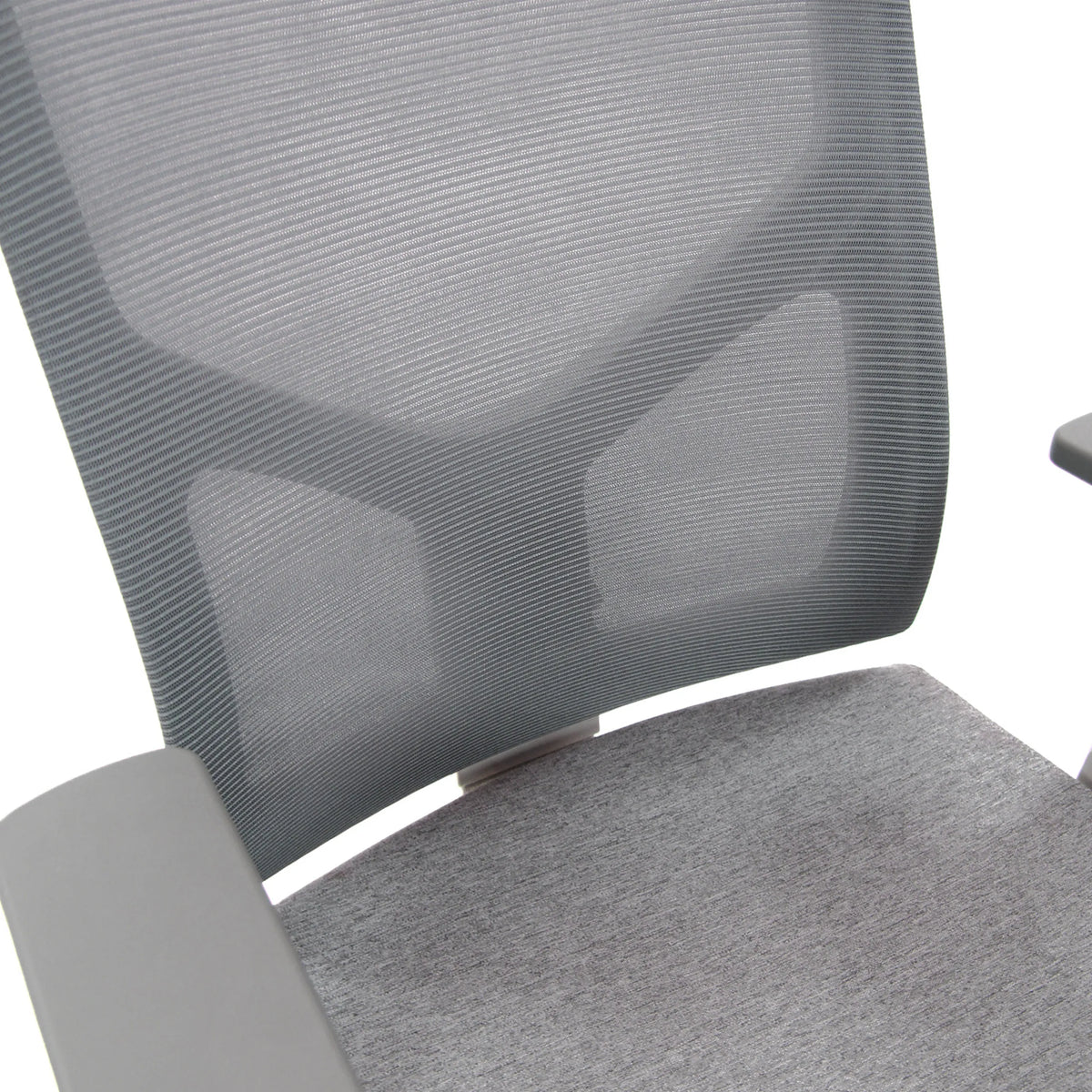 Dossier et assise en maille grise de la chaise cantilever BRETON V W de hjh OFFICE
