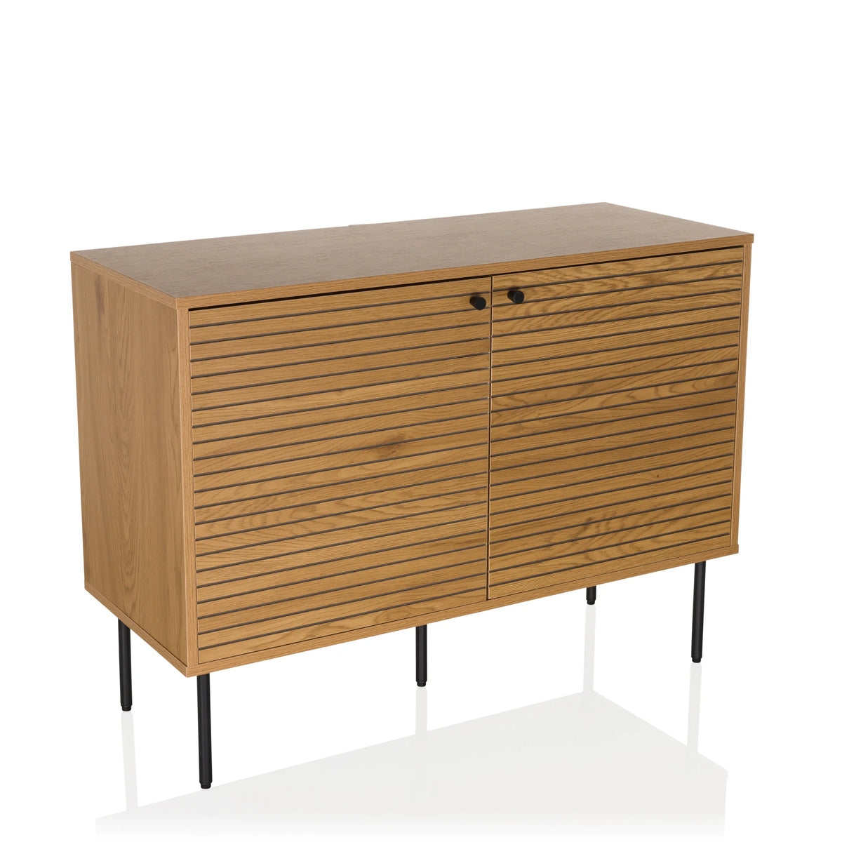 Buffet LINNO S en chêne avec façades cannelées et pieds en métal noir de hjh LIVING – vue à 360° (vue de trois quarts avant 30°)