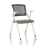 Chaise pliante PRIORITY II W PU grise avec dossier en maille, accoudoirs et roulettes de hjh OFFICE – vue à 360° (vue de trois quarts avant 30°)