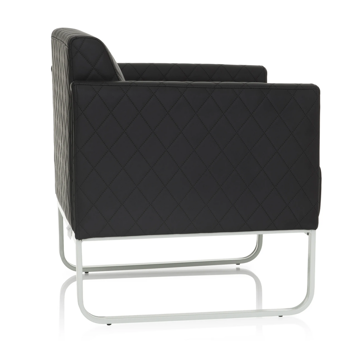 Fauteuil rembourré noir ARUBA STEP avec surpiqûres en losanges et structure argentée de hjh OFFICE – vue à 360° (vue de profil 100°)