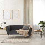 Canapé lounge gris HAYRIVER avec coussins et plaid dans une pièce lumineuse de hjh LIVING