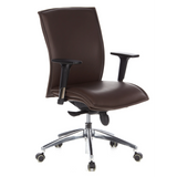 Siège de direction de luxe MURANO 10 marron foncé avec accoudoirs et base à cinq roulettes de hjh OFFICE – vue à 360° (vue de trois quarts avant 40°)