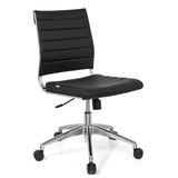 Siège de bureau de qualité professionnelle TRISHA noir avec rembourrage capitonné et piètement à cinq roulettes de hjh OFFICE – vue à 360° (vue de trois quarts avant 40°)