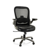 Siège pivotant XXL INSTRUCTOR T I noir avec dossier en maille, assise en similicuir et pied à cinq roulettes de hjh OFFICE – vue à 360° (vue de face 20°)