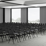 Planchettes à pince MEET WA en noir sur une rangée de chaises de conférence de hjh OFFICE