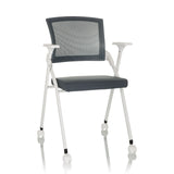 Chaise pliante PRIORITY II W grise avec dossier en maille, accoudoirs et roulettes de hjh OFFICE – vue à 360° (vue de face 15°)