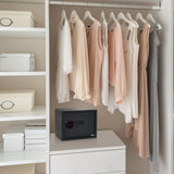 Coffre-fort noir SAFE COMPACT avec serrure numérique à clavier dans une armoire blanche de hjh OFFICE