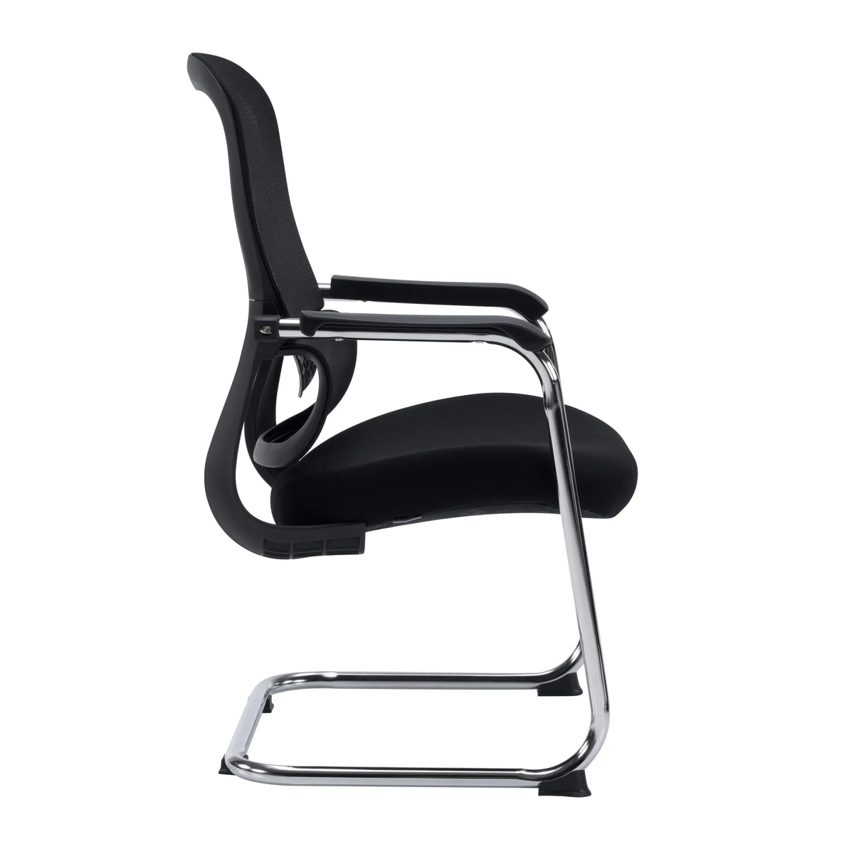 Vue latérale de la chaise cantilever Ergomy Meet en noir avec structure chromée et accoudoirs de hjh OFFICE