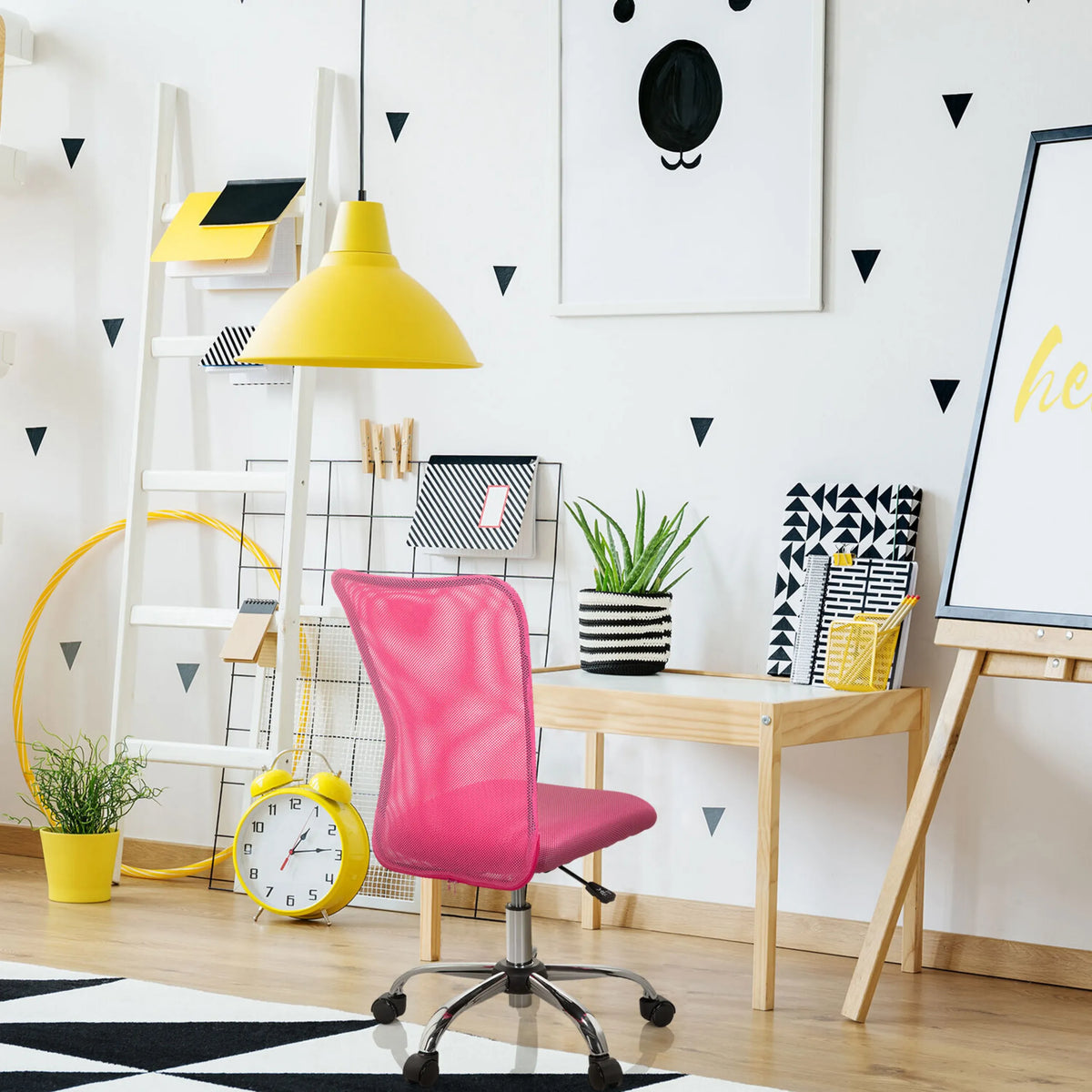 Chaise pivotante pour des enfants KIDDY NET I rose avec dossier en maille et pied en étoile argenté de hjh OFFICE