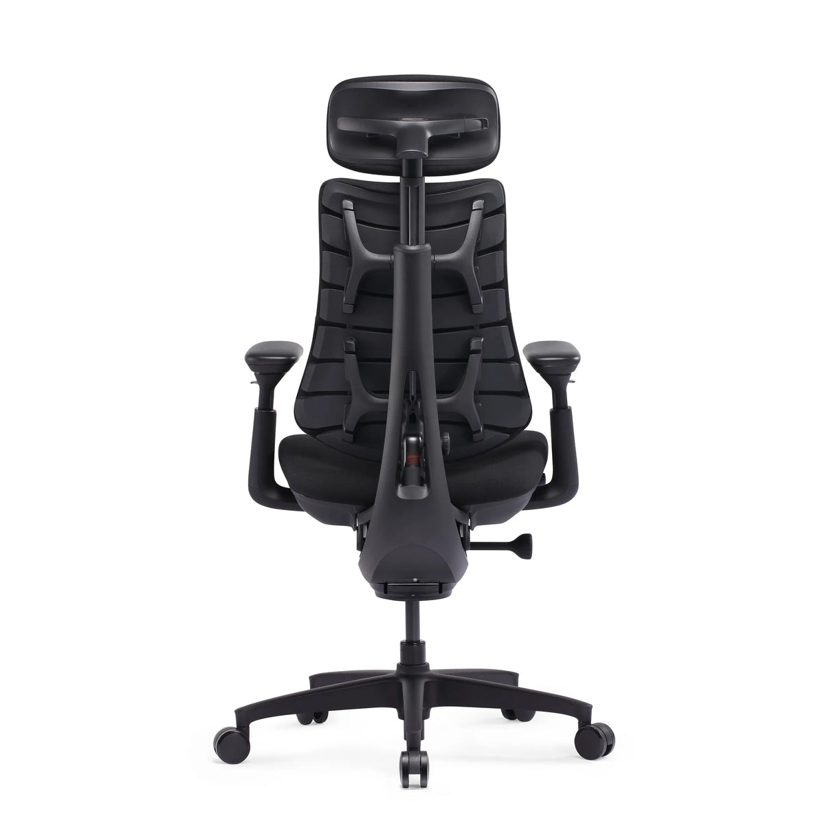 Vue arrière du siège de bureau haut de gamme LiberNovo Omni SE en noir avec appui-tête et cinq roulettes en étoile de Libernovo