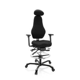Chaise de comptoir RESISTIO WORK noire avec appui-tête, repose-pieds et base à cinq roulettes de hjh OFFICE – vue à 360° (vue de face 20°)