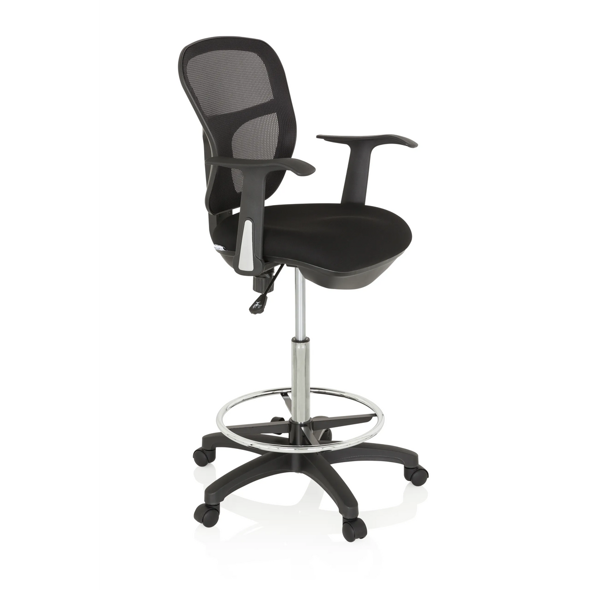 Chaise de comptoir TOP WORK 108 noire avec dossier en maille, repose-pieds et piètement à cinq roulettes de hjh OFFICE – vue à 360° (vue de trois quarts avant 60°)