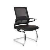 Chaises cantilever INVENTOR V PRO noires avec dossier en maille, accoudoirs et piètement luge de hjh OFFICE – vue à 360° (vue de trois quarts avant 40°)
