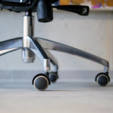 Piétement en étoile chromé brillant avec doubles roulettes du siège de direction de luxe ASPERA 20 de hjh OFFICE