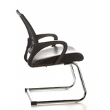 Chaises cantilever VISTO NET V noires avec dossier en maille, assise rembourrée et accoudoirs de hjh OFFICE – vue à 360° (vue de profil 100°)