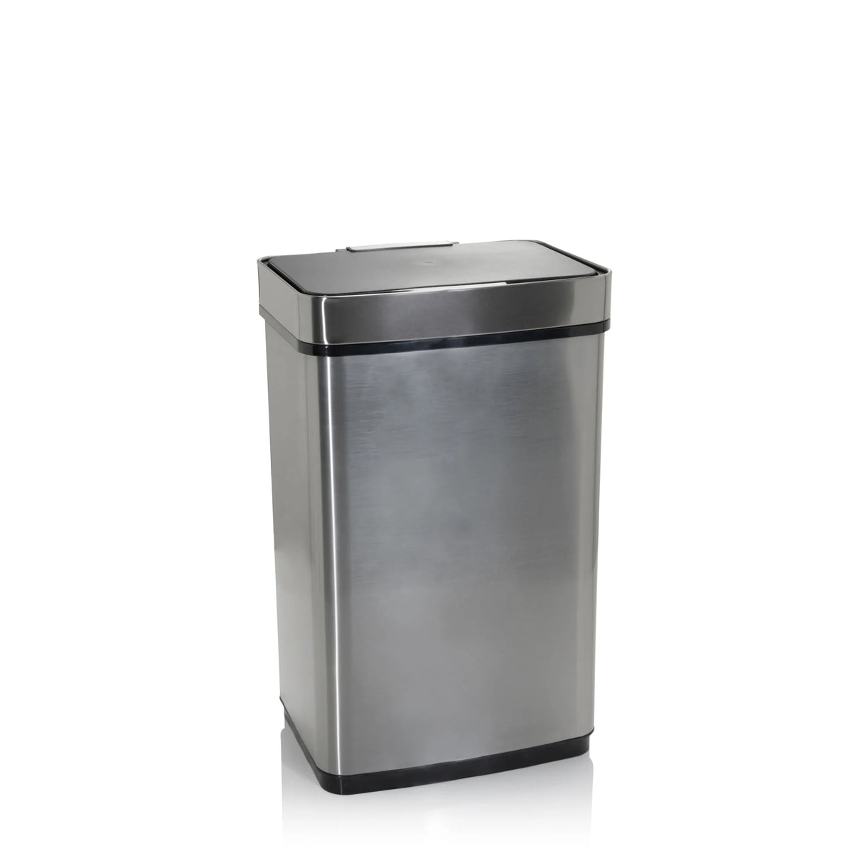 Poubelle à capteur CLEAN IV argentée avec surface brillante et base noire de hjh OFFICE – vue à 360° (vue de trois quarts arrière 120°)