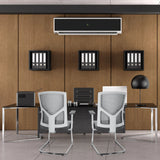 Deux chaises cantilever BRETON V W grises avec dossier en maille à un bureau de hjh OFFICE