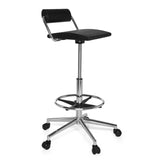 Tabouret pivotant noir TOP WORK 28 avec repose-pieds et piètement à cinq roulettes de hjh OFFICE – vue à 360° (vue de trois quarts avant 60°)