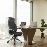 Siège de direction de qualité professionnelle ELEGANCE I gris avec dossier haut et accoudoirs à un bureau de hjh OFFICE