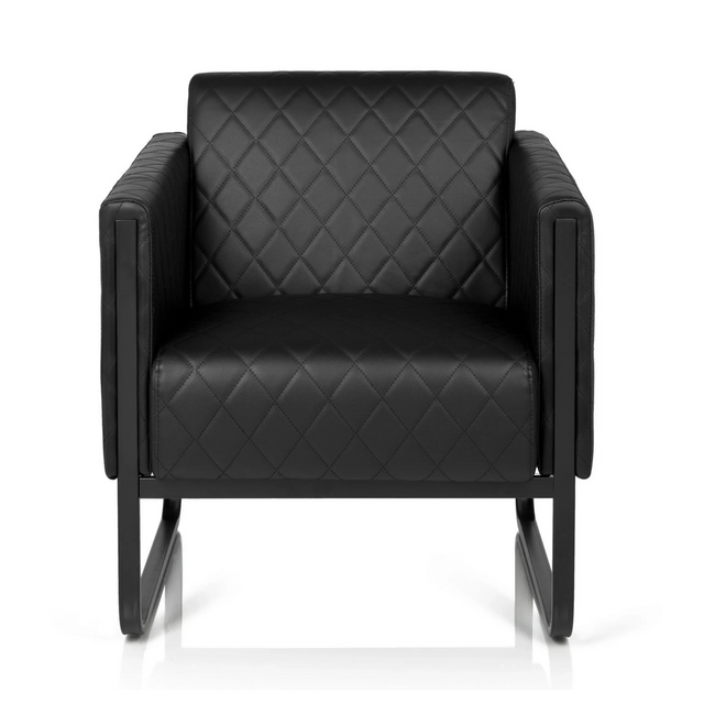 Fauteuil rembourré noir ARUBA BLACK avec surpiqûres en losanges et piètement luge de hjh OFFICE